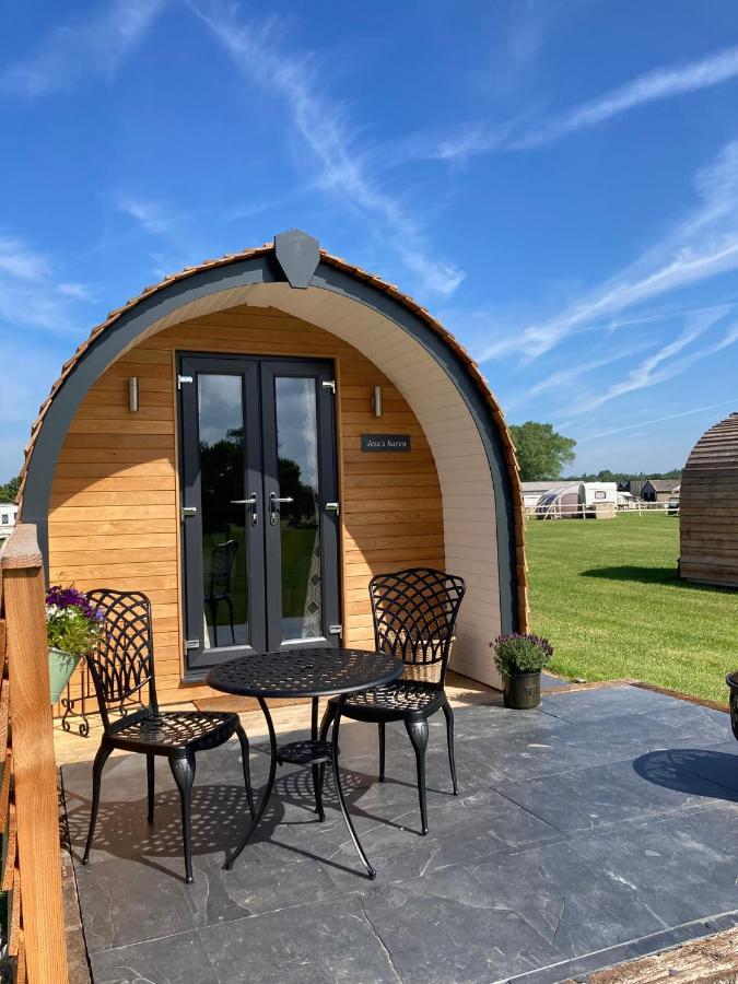 Abbey Farm Luxury Glamping Hotel Rhuddlan Екстериор снимка