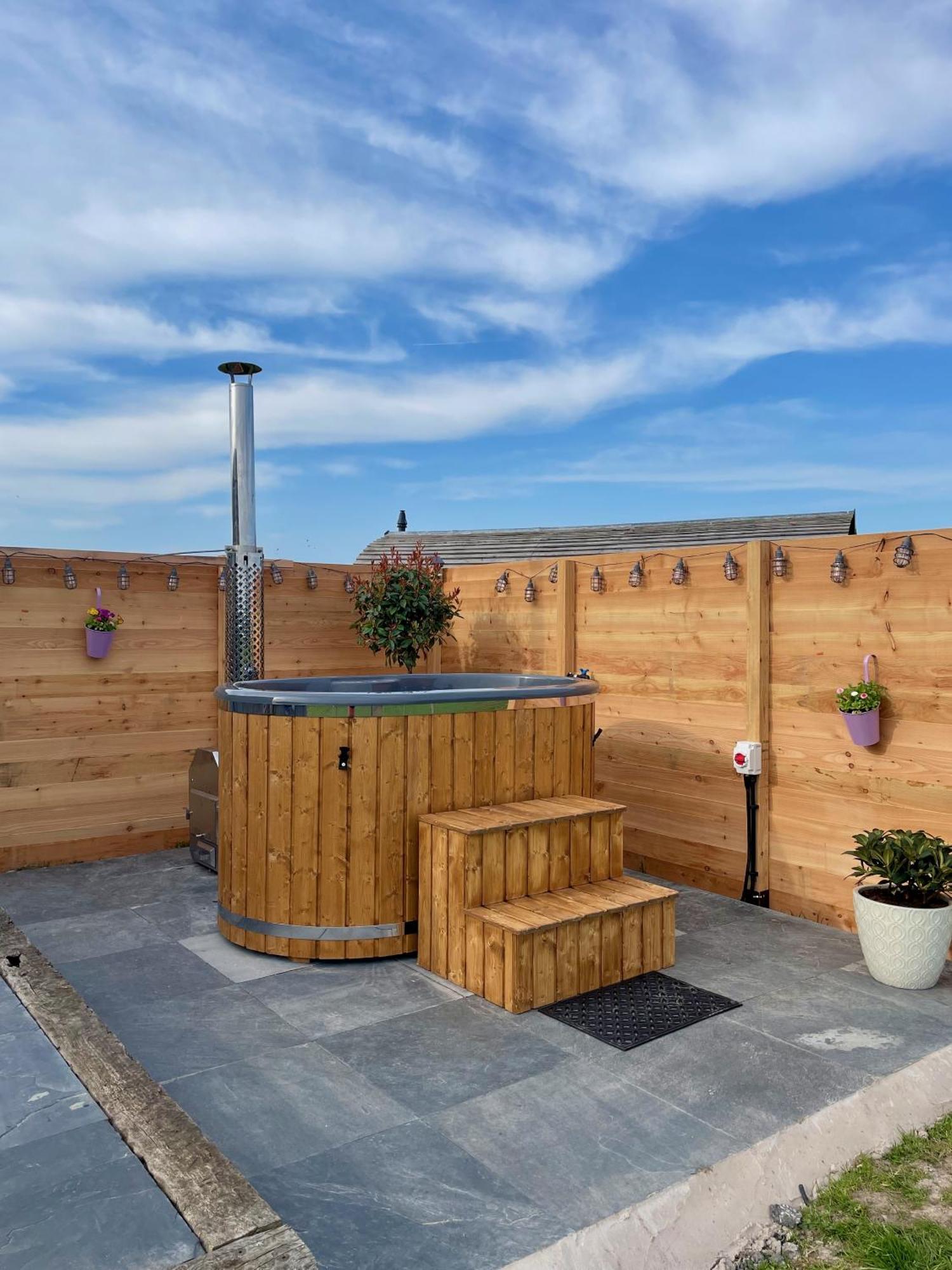 Abbey Farm Luxury Glamping Hotel Rhuddlan Екстериор снимка